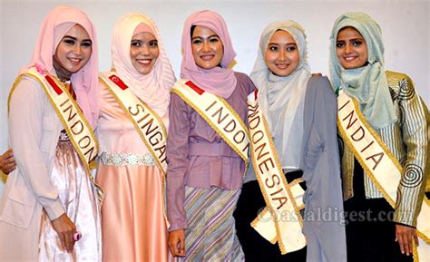 Tunisian Scientist Wins Muslim Beauty Pageant Calls For Free Palestine