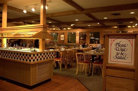 16 Things Pizza Hut Had Growing Up That You 100 Forgot About But Will