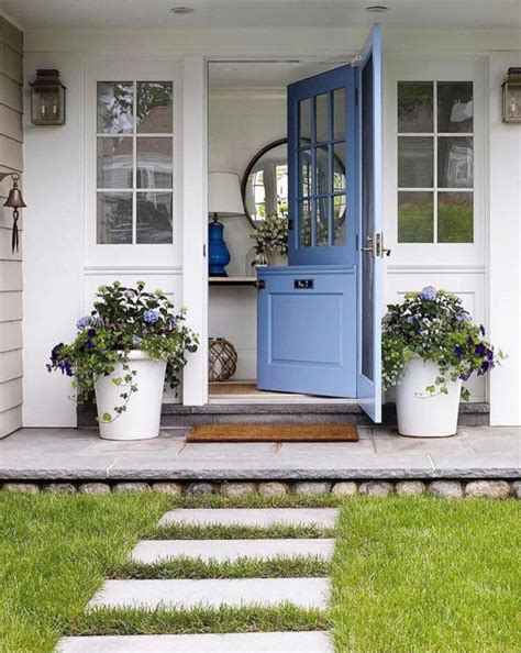 17 Welcoming Exterior Entryway Ideas For Your Home Front Door Colors