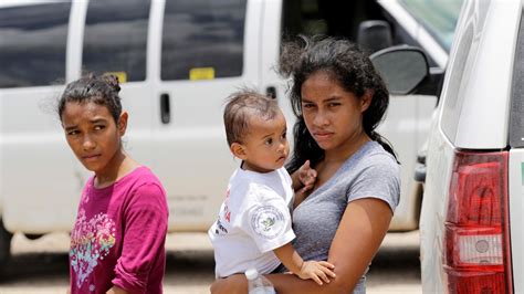 Report: US lacked technology to track separated families