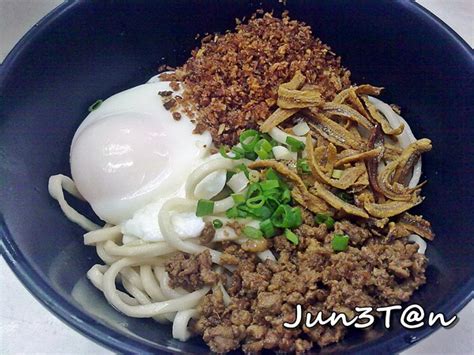Ordered a bowl of traditional pan mee. JuneTanyp: Super Kitchen Chilli Pan Mee @ Chao Yang SS2