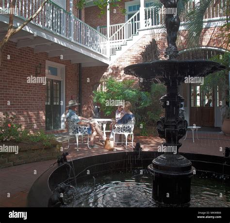 French Quarter And Courtyard Hi Res Stock Photography And Images Alamy