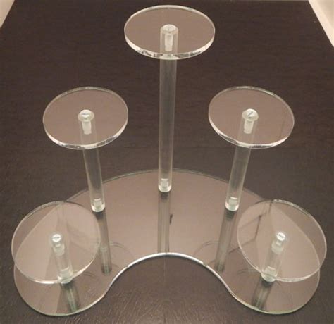5 Pedestal Grouping Acrylic Pedestals Achieve Display