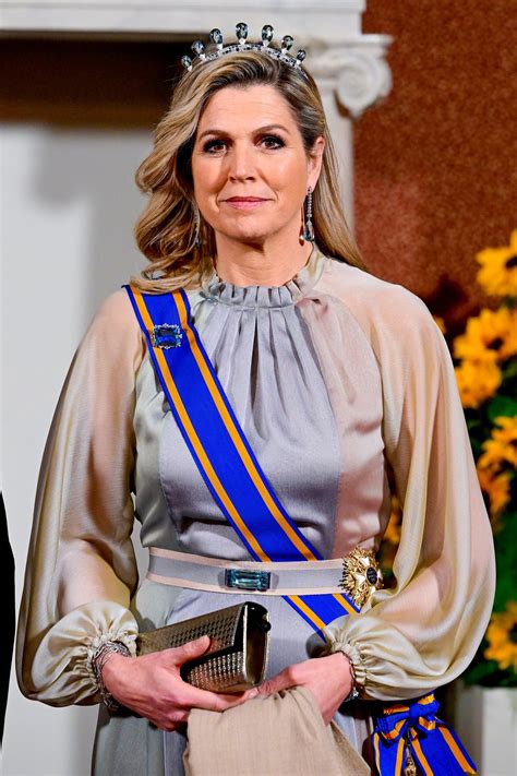 máxima de holanda con la tiara de aguamarinas de la reina juliana y beatriz con la de perlas