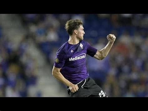 Dušan vlahovic is a serbian professional footballer who plays as a striker for serie a club fiorentina. Dusan Vlahovic - INCREDIBLE SKILLS - 2019/2020 - HD - YouTube