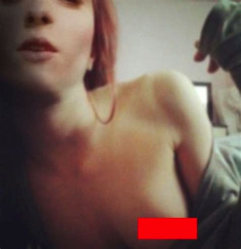 Toutes les photos volées de Sophie Turner nue topless et sexy Whassup