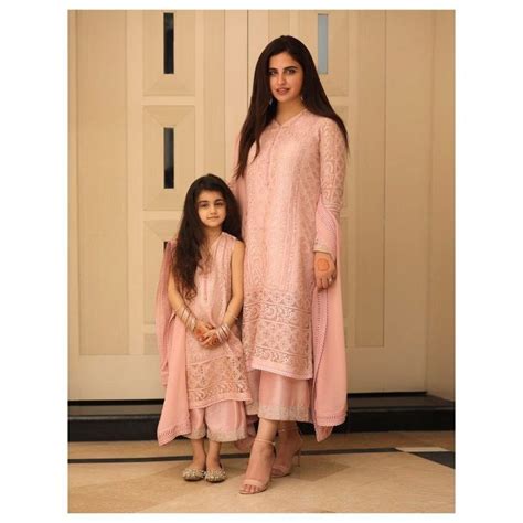 mom daughter matching dresses indian mommy daughter dresses mother daughter poses mother