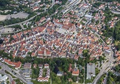 Ellwangen (Jagst) von oben - Altstadtbereich und Innenstadtzentrum in ...
