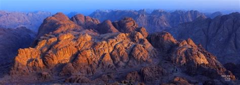 이봉준(63) 사진작가가 20~22일 몽골 수도 울란바토르에 있는 외무부 국제회의실에서 '하늘과 초원이 만나는 이봉준 몽골 사진전'을. 약속의 땅, 약속의 기업 주님만 따르며 세계를 품은 '믿음의 ...