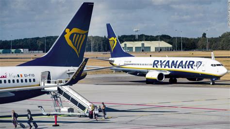 Näytä lisää sivusta ryanair facebookissa. Ryanair changes luggage rules again | CNN Travel