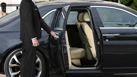 7 Occasions To Hire Professional Chauffeur Services
