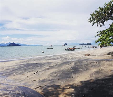 Black Sand Beach Keunikan Pantai Pasir Hitam Langkawi