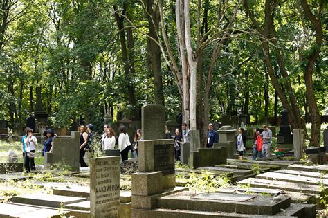 Poland Pledges 28 Million For Warsaw Jewish Cemetery Restoration