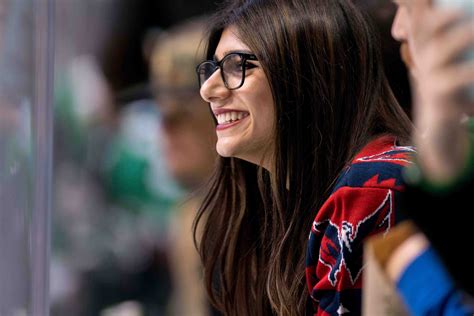 Porn Star Mia Khalifa Gets New Boobs After Hockey Puck Ruptures Implant Photo