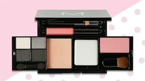 The 6 Best Travel Makeup Kits