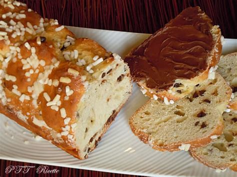 Olivieri 1882 è da 130 anni una pasticceria artigianale che si occupa di produzione di panettone, pandoro e colomba artigianale. Pan brioche dolce con gocce di cioccolato - PTT Ricette