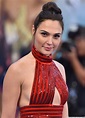 Gal Gadot's 'Wonder Woman' Paycheque Proves There's Still A Gender Wage ...