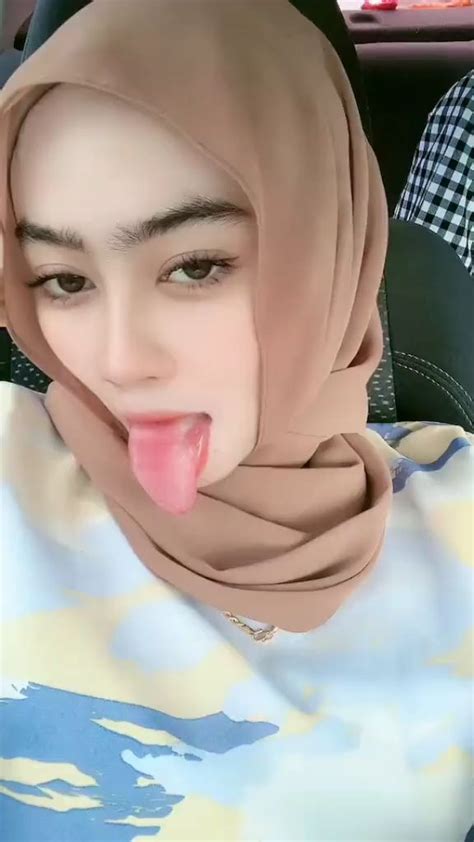 Cewek Hijaber Jilbab Cantik Abg Main Lidah Challange Amoy Chindo Video
