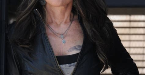 Katey Sagal Holding Court On Sons Of Anarchy Stlpr