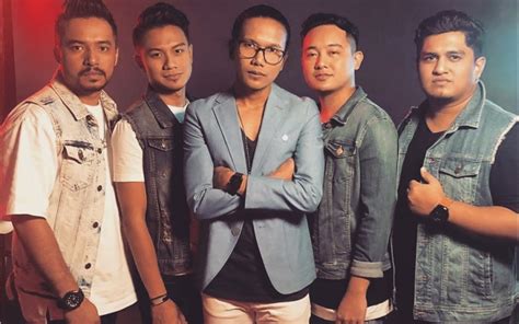 Drama band lagu & lirik : Biodata Kumpulan Drama Band, Penyanyi Lagu Drama | Iluminasi