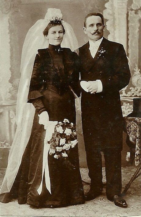 Dieses & viele weitere englische bücher versandkostenfrei bei thalia bestellen! History of the Black Wedding Dress - Kentucky Kindred ...