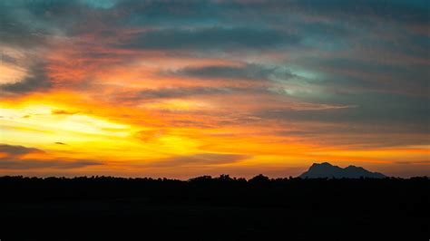 27 Foto Pemandangan Sunset Di Gunung Kumpulan Gambar Pemandangan