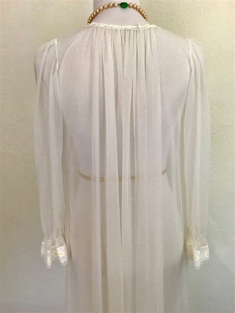 vintage 1960s sheer white robe lace daisies daisy bridal etsy