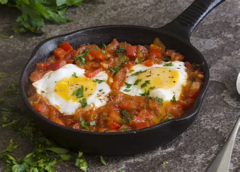 Fried Eggs With Onion And Tomato Bigoven