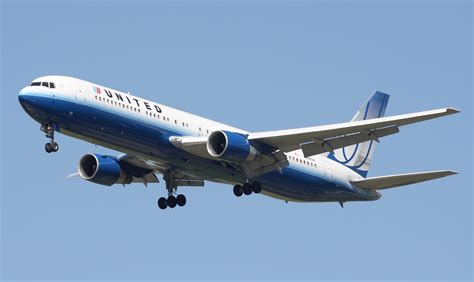 Fileunited Airlines Boeing 767 322er Wikimedia Commons