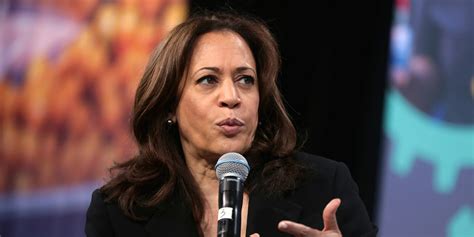 Kamala harris just made history by becoming the first female vice president of the united states! Kamala Harris Tries To Clarify Her Health Insurance Answer From Debate