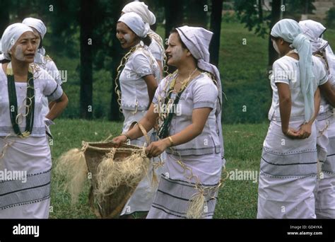 Mopin Folk Dancers Galo Tribe Arunachal Pradesh Stock Photo Alamy