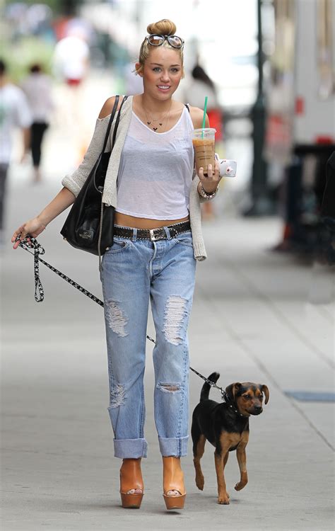 Miley Cyrus In Levis Jeans Celebrities In Designer Jeans From Denim Blog
