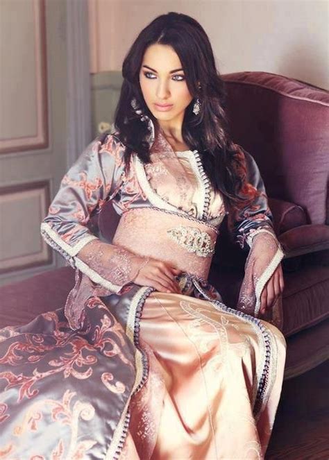 Guide To Traditional Arab Woman Clothing Moroccan Fashion Clothes For Women Arab Women