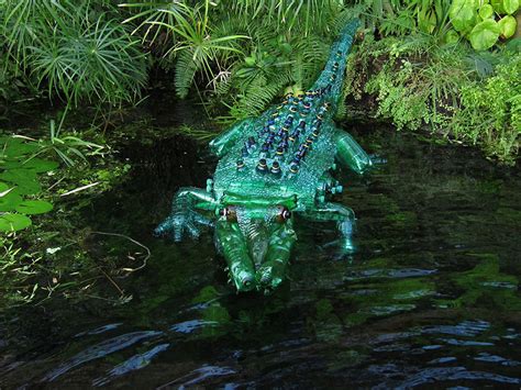 Recycled Pet Plastic Bottle Plant And Animal Sculptures By