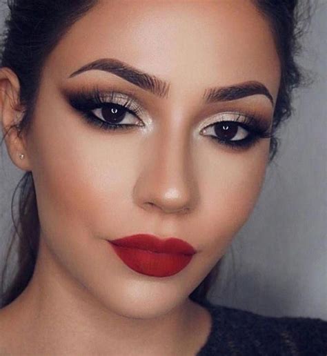 Eyemakeup Pale Skin Makeup Red Lip Makeup Brunette Makeup