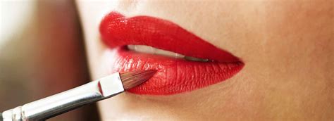 Intip 8 Warna Lipstik Yang Cocok Untuk Bibir Hitam Goglam