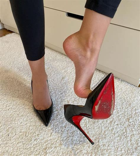 pretty high heels beautiful heels gorgeous feet black high heels high heels stilettos girls