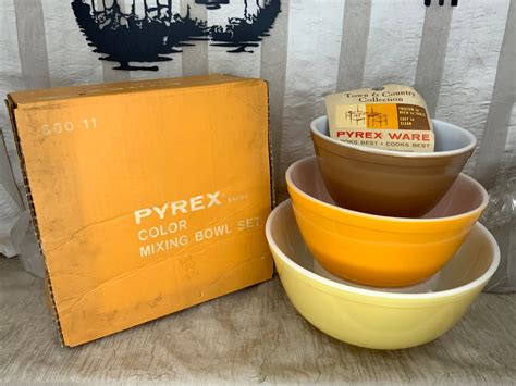 Vintage Pyrex Town And Country Mixing Bowls New In Box Set Etsy