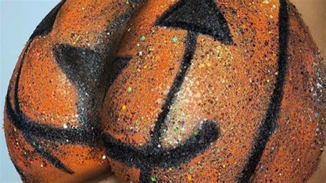 Pumpkin Butt Is The Halloween Trend Where You Bedazzle Your Behind