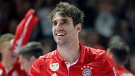 Javi Martinez happy to operate in the shadow of Bayern's brightest ...