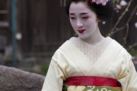 Under Cherry Blossoms Maiko Kotoha My Best Shot Of This Flickr