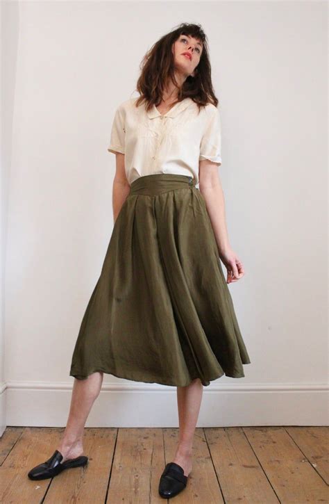 100 Silk 80s Khaki Pleated Full Skirt Etsy Skirts Full Skirt