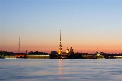 Premium Photo The Peter And Paul Fortress In Beams Of A Dawn