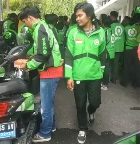 Ojol Day Asn Makassar Diwajibkan Naik Ojol Driver Online Sibuk Mondar