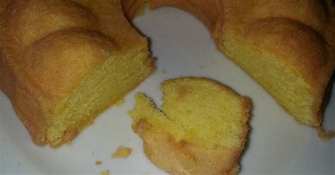 Membuat bolu panggang lebih populer dan mudah daripada bolu kukus. Resep Kue Lebaran: Resep Bolu panggang kuning telur ala ala