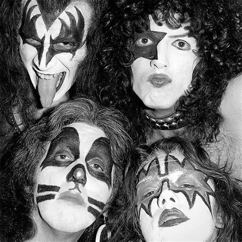 1973 Dressed To Kill Kiss Pictures Kiss Images Rock And Roll