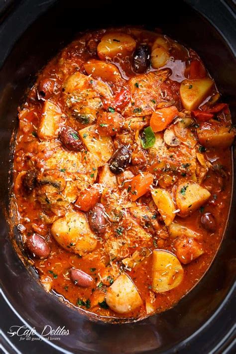 Juicy chicken, tender root veggies, and crisp broccoli are cooked in a creamy, gingery sauce. Slow Cooker Chicken Cacciatore - Cafe Delites