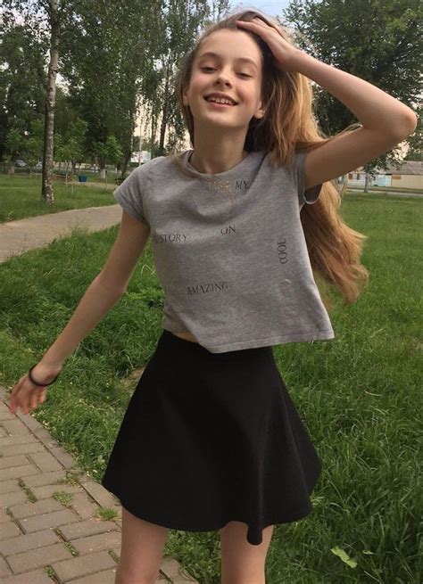 Pin By Pety On Polina Karpenko Girls Short Dresses Preteen Fashion