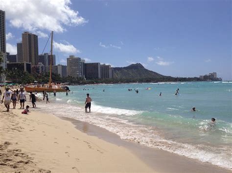Crowded But Very Nice Review Of Waikiki Beach Honolulu Hi Tripadvisor