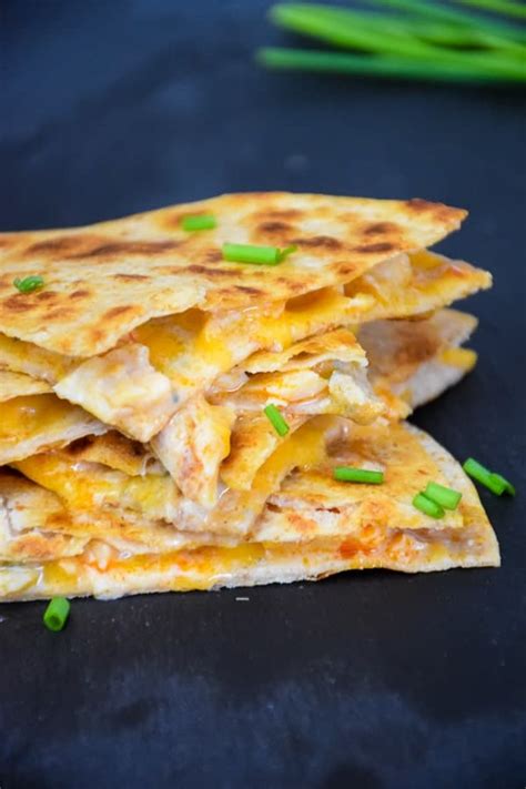And a great way to get the hot wing flavor without all the work. Low Carb Buffalo Chicken Quesadilla - Grumpy's Honeybunch